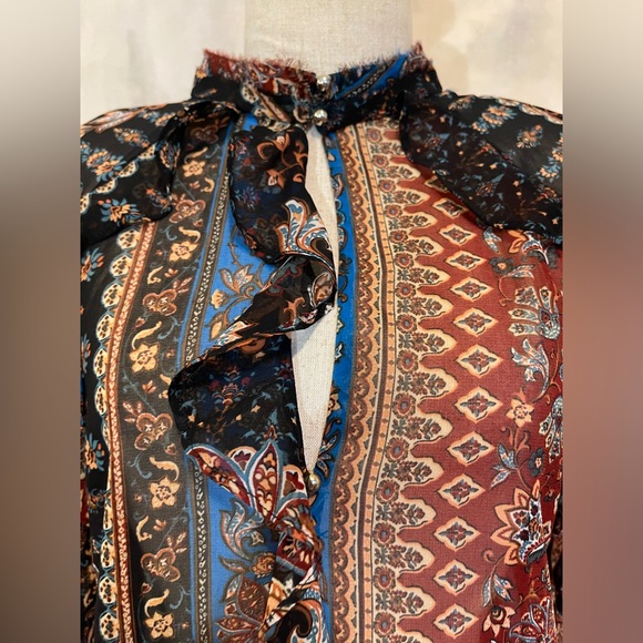Zara Tops - 🌷 ZARA FLOWY BLUSE 🌷